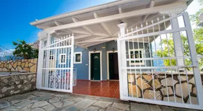 Seaview Rooms - Image 5