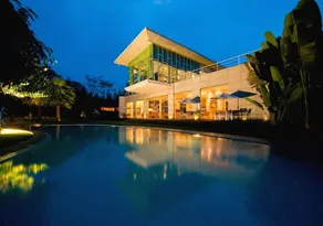 K Gallery Hotel - Image 2
