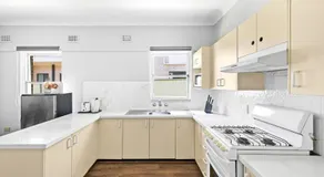 Cozy Queen Room in Narwee - Next to Stations & Shops - Shared Bathroom - Image 4