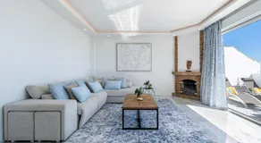 797 HOLIDAY RENTALS-Blue Pearl, Luxury Apartment with Stunning Views - Image 2