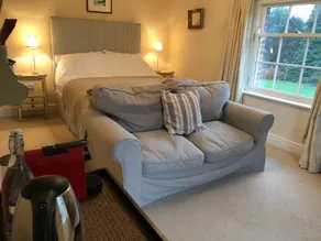 Stanford Dingley Bed and Breakfast - Image 2
