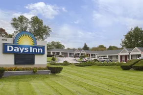 Days Inn by Wyndham Middletown - Image 3