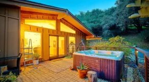 City Getaway, Hot Tub, Fire Pit, Game Room, BBQ, Hiking Trails, Vineyard Views, B-Ball - Image 5