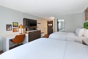 Holiday Inn - Image 4