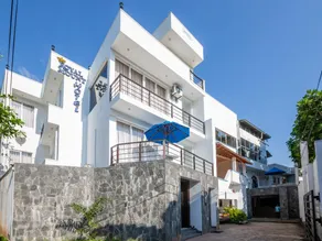 Royal Mount Hotel - Image 4
