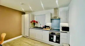 Hemel Hideaway - Image 2
