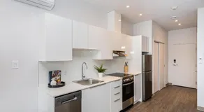 Modern and New Studio in the Heart of the City by Den Stays - Image 5