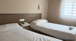 Hostal Alcántara - Image 2