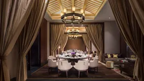 HUAQING PALACE RESORT & SPA - Image 2