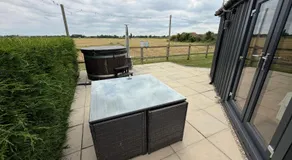 Yew Lodge - Shepherd's Hut Railway Carriage with "Hot Tub" - Sleeps 4 - Escape Completely! - Image 4