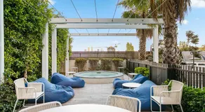 Luxury VIP 4-Bedroom Townhouse in Port Melbourne - Image 5