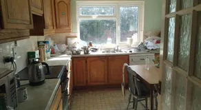 Extra large double room in a shared house in a leafy suburban road London Zone 4 - Image 3