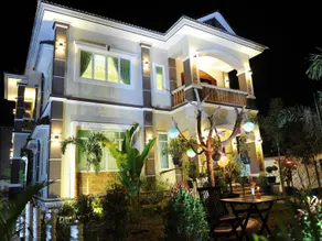 Relax Inn Boutique - Image 3