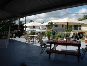 The Red Hut Inn - Image 4