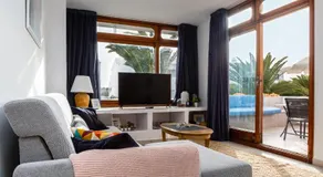 Manrique's Holidays - Image 2