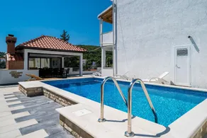 Mata Family Apartments - Image 4