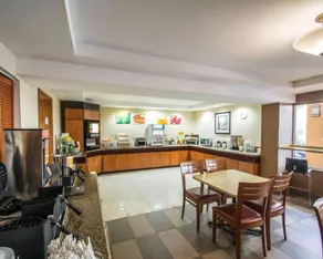 Quality Inn Miami Airport - Doral - Image 4