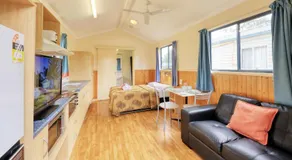 Wallace Motel And Caravan Park - Image 2