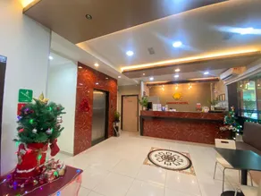 Comfort Hotel - Image 1
