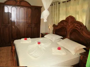 Buisson Guesthouse - Image 2