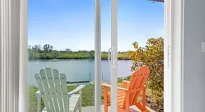 Beautiful waterfront condo 1 - Image 4