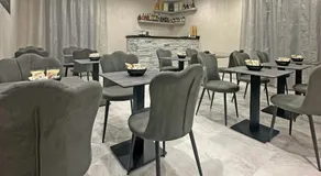 Red Rose Exclusive Rooms - Image 3