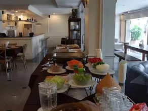 Grand Hotel - Image 4