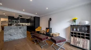 Central Bath 6 Bedroom Townhouse Sleeps 12 by Roost Accommodation - Image 2