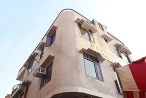 OYO A One Home Stay - Image 4