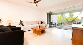 Spacious Apartment with Terrace, Pool and Beach Access - Image 4