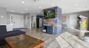 Family-Friendly Lakefront Home Near Shorty Pants Bar | 21 MM - Image 5