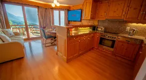 Clouds Apartment Alpin Luxury View and Pool - Image 3