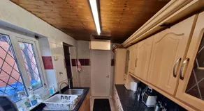 3 Bedroom House Ideal for Work Family Short or Long Term Stays Easy Access to Manchester Oldham Halifax Bury - Image 3
