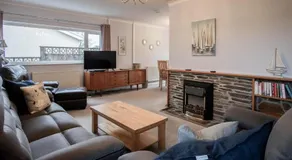 Glan Heulog - 3 Bed Holiday Home - Saundersfoot - Image 2