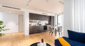 King's Cross Retreat With Terrace 2 Bed 2 Bath Coal Drops Yard 10 Mins Walk From St Pancras Station - Image 4