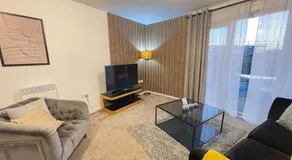 Cityfront Cosy Apt Near City Centre & Etihad Stadium, Free Parking - Image 2