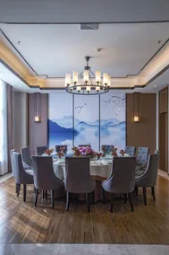 Yongfu County Golden Coast Royal Blessing Hotel - Image 2
