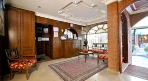 Side Hotel - Image 3