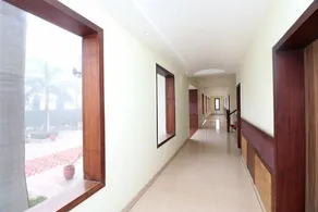 OYO Royal Castle - Image 5
