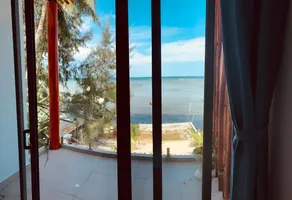 Aurora Beach House - Image 3