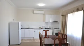 Country Lodge Motor Inn - Image 5