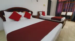 Dee Ella hotel - Image 2