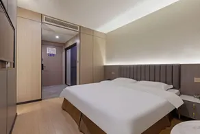 Xiaoyi River View Premium Hotel (Dadukou Light Rail Station Branch) - Image 2