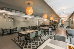 Klidný útulný hotel u řeky - Image 2