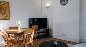 Home away from home - Image 4