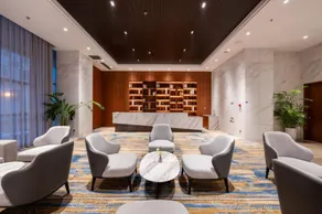 Grand Madison Hotel Qingdao Central May Fourth Square - Image 4