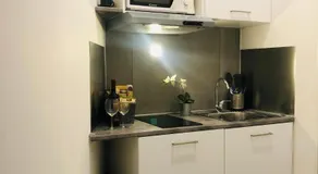 VESUCHARME SUITE Luxury Room - Image 3