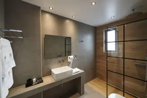The New Meni Hotel - Image 1