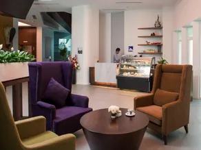 Wyne Hotel - Image 2