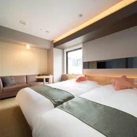 Super Hotel Premier Ginza - Image 3